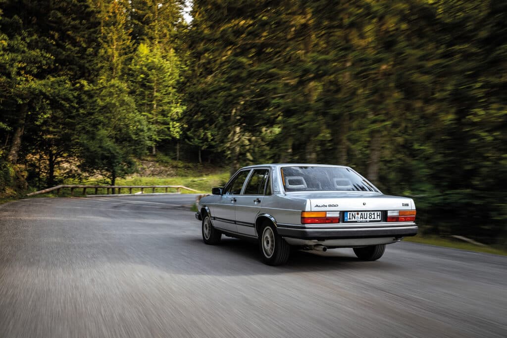 Audi 200 photo 9