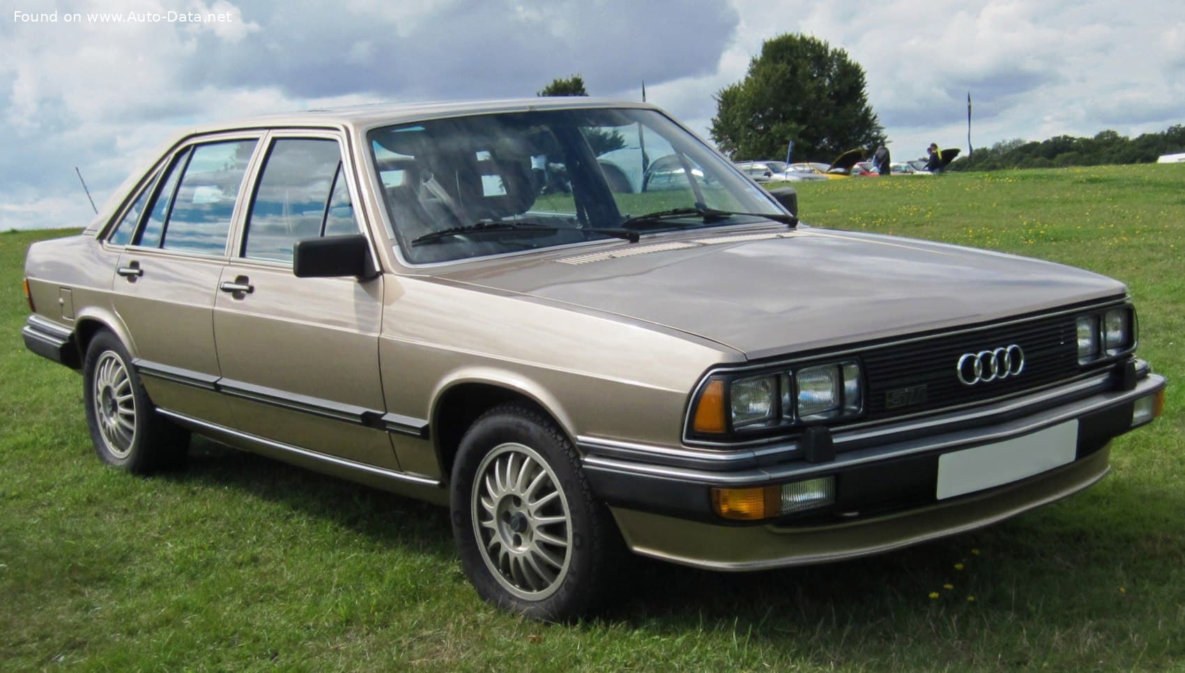 Audi 200 photo 10